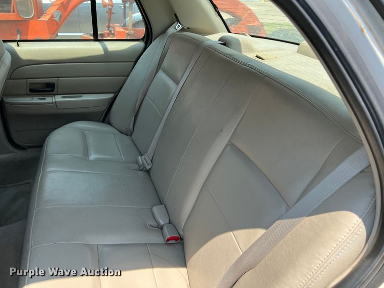 image for item DR1424 2010 Ford Crown Victoria Police Interceptor