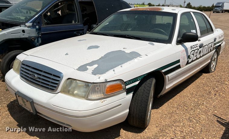 image for item DR1425 2004 Ford Crown Victoria