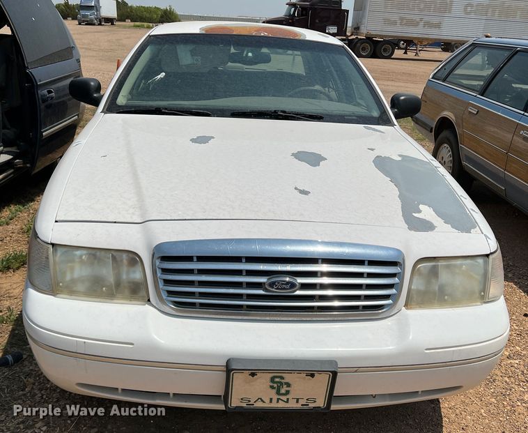 image for item DR1425 2004 Ford Crown Victoria