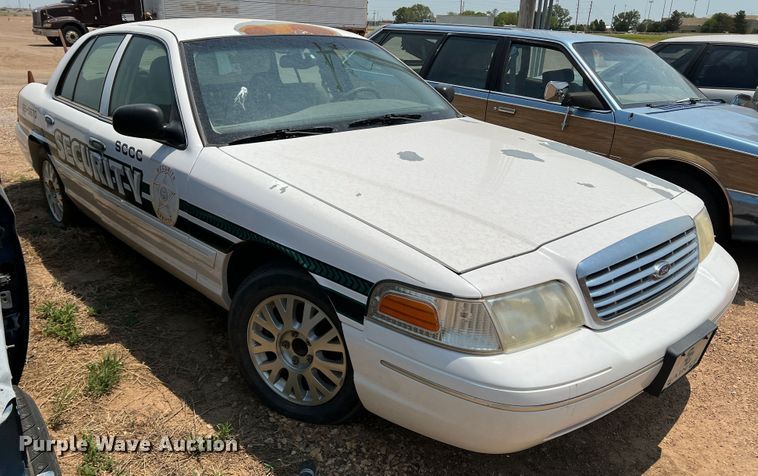 image for item DR1425 2004 Ford Crown Victoria
