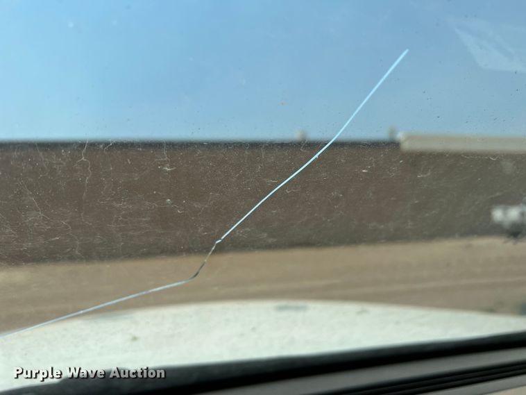 image for item DR1425 2004 Ford Crown Victoria