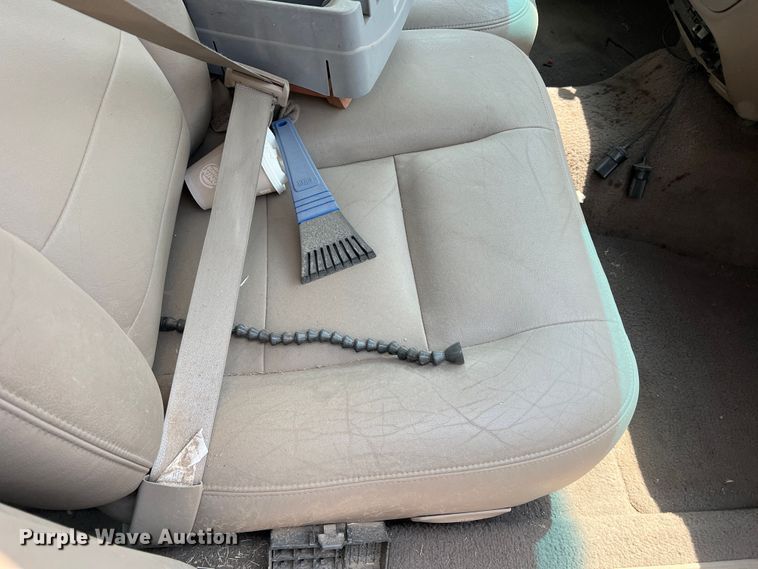 image for item DR1425 2004 Ford Crown Victoria