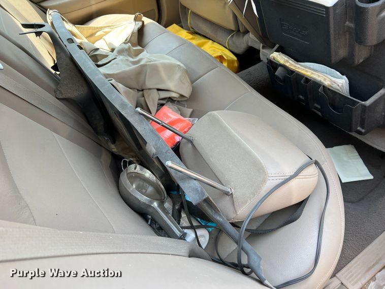 image for item DR1425 2004 Ford Crown Victoria