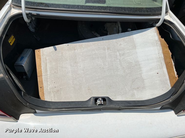 image for item DR1425 2004 Ford Crown Victoria