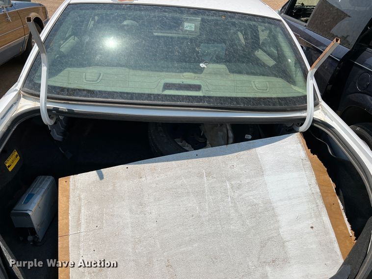 image for item DR1425 2004 Ford Crown Victoria