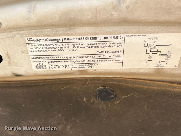 image for item DR1425 2004 Ford Crown Victoria