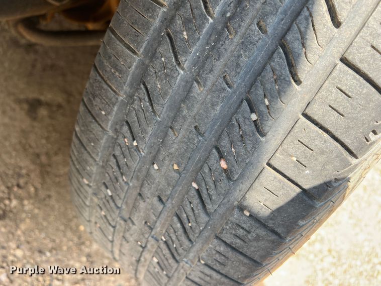 image for item DR1425 2004 Ford Crown Victoria