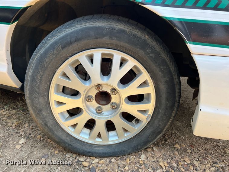 image for item DR1425 2004 Ford Crown Victoria