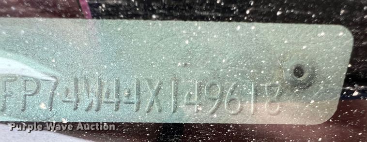 image for item DR1425 2004 Ford Crown Victoria