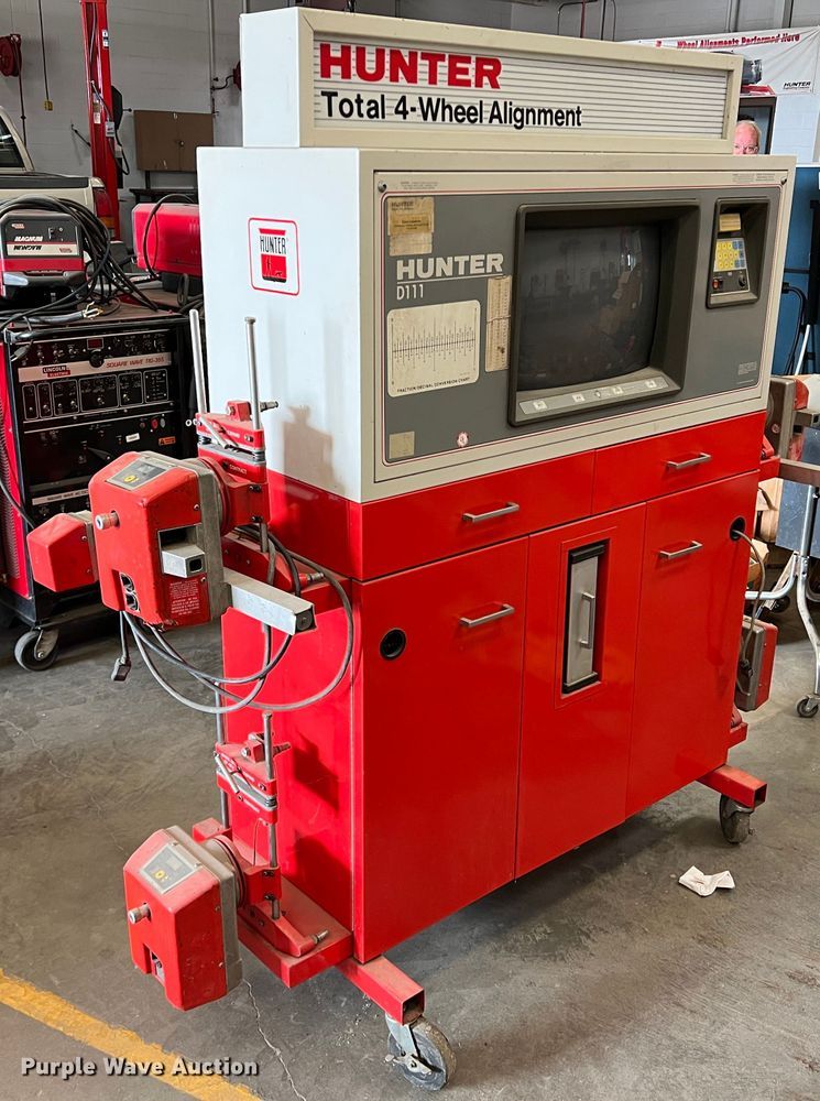 Hunter D111 wheel alignment machine in Liberal, KS | Item DR1435 sold ...