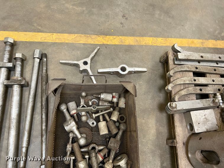 image for item DR1436 Shaw-box  hoist