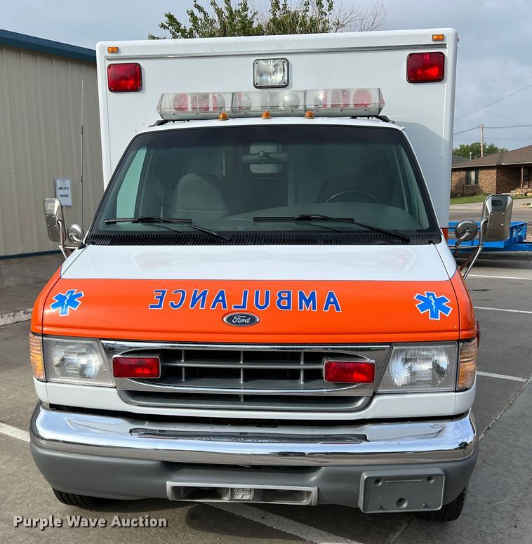 image for item DR1524 1998 Ford E450 Super Duty  ambulance