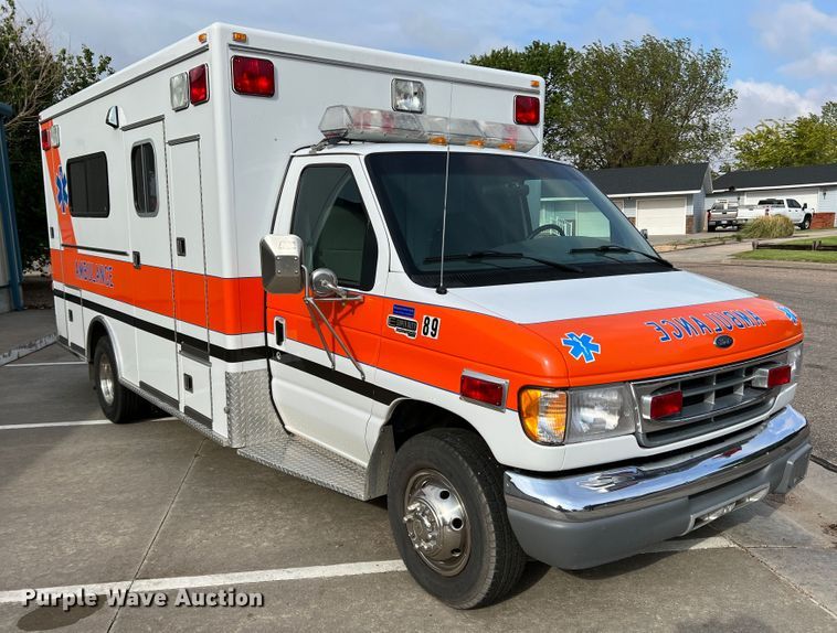 image for item DR1524 1998 Ford E450 Super Duty  ambulance