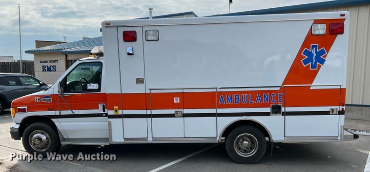 image for item DR1524 1998 Ford E450 Super Duty  ambulance