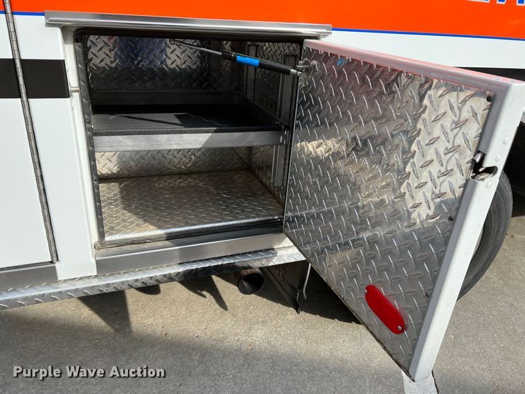 image for item DR1524 1998 Ford E450 Super Duty  ambulance