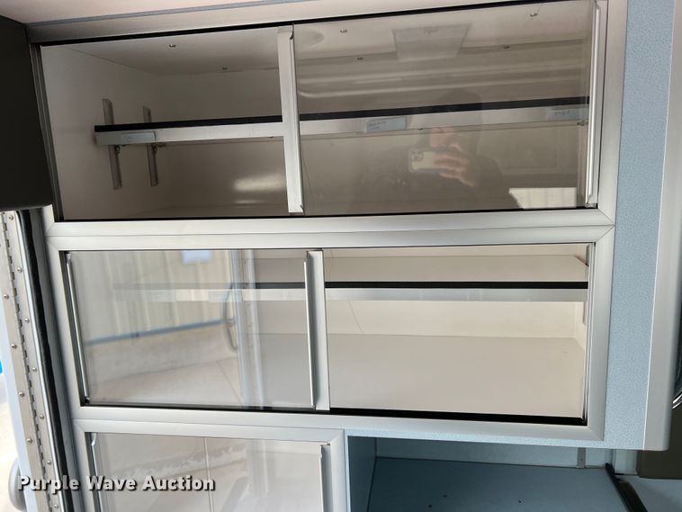 image for item DR1524 1998 Ford E450 Super Duty  ambulance