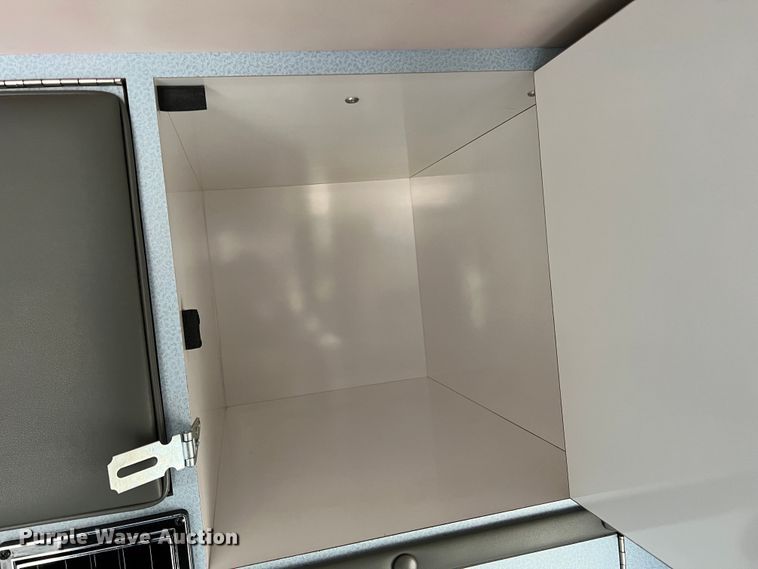 image for item DR1524 1998 Ford E450 Super Duty  ambulance