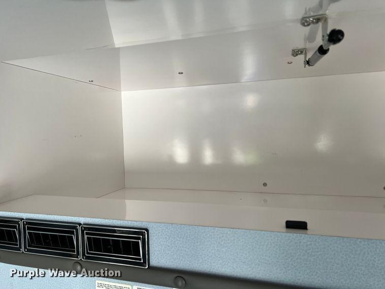 image for item DR1524 1998 Ford E450 Super Duty  ambulance