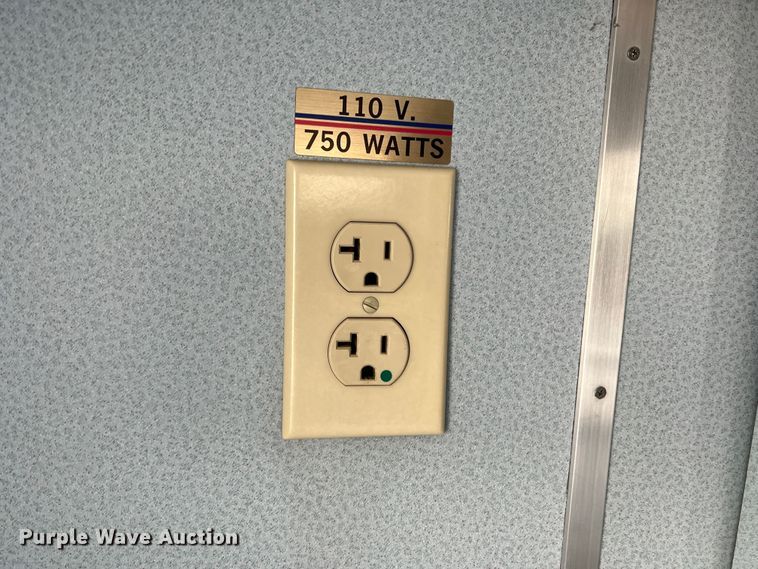 image for item DR1524 1998 Ford E450 Super Duty  ambulance