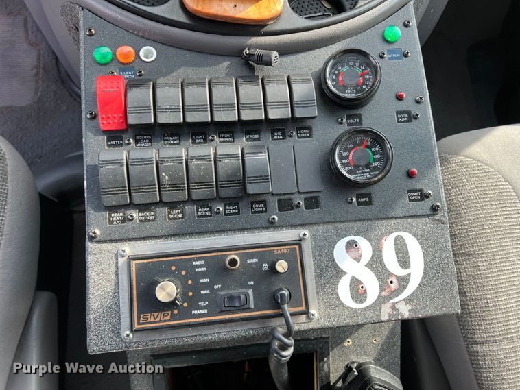 image for item DR1524 1998 Ford E450 Super Duty  ambulance