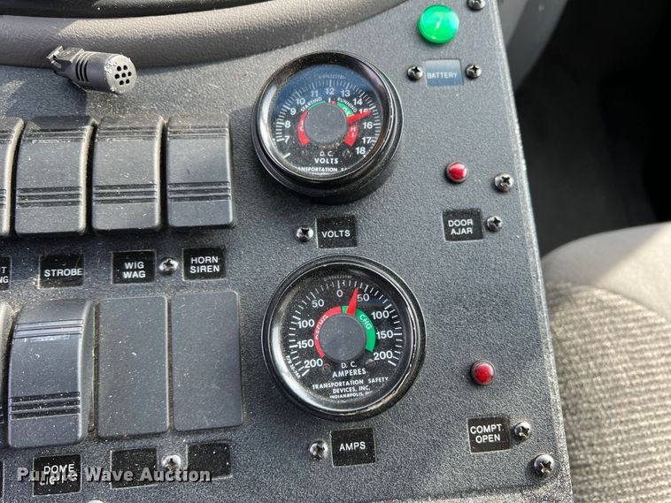 image for item DR1524 1998 Ford E450 Super Duty  ambulance