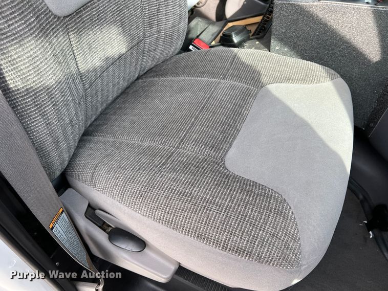 image for item DR1524 1998 Ford E450 Super Duty  ambulance