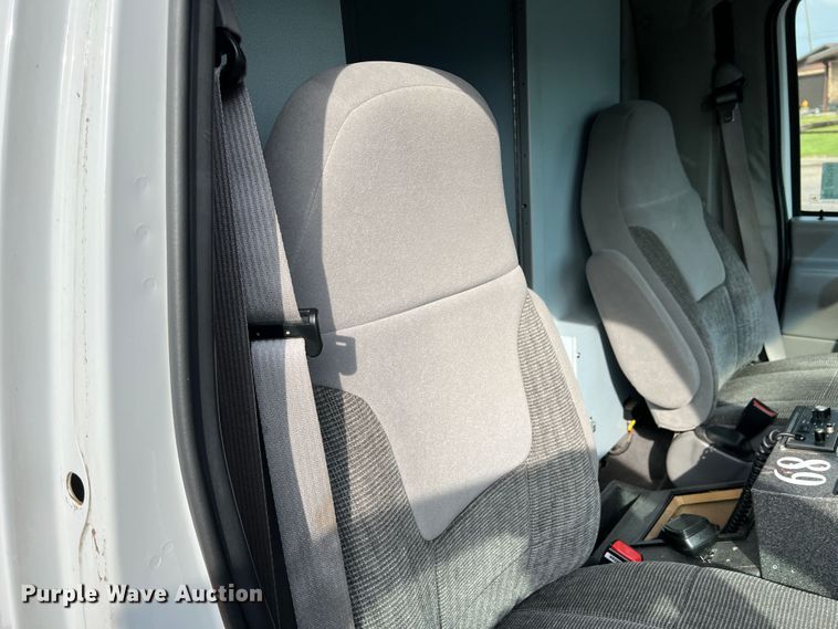 image for item DR1524 1998 Ford E450 Super Duty  ambulance