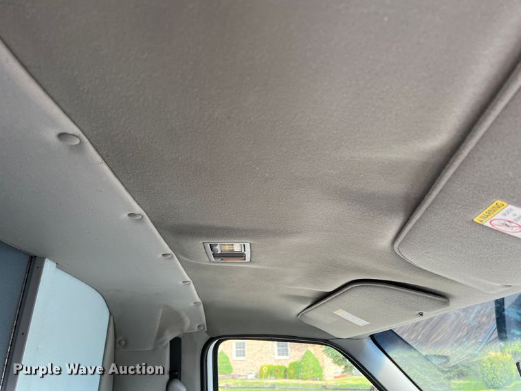 image for item DR1524 1998 Ford E450 Super Duty  ambulance