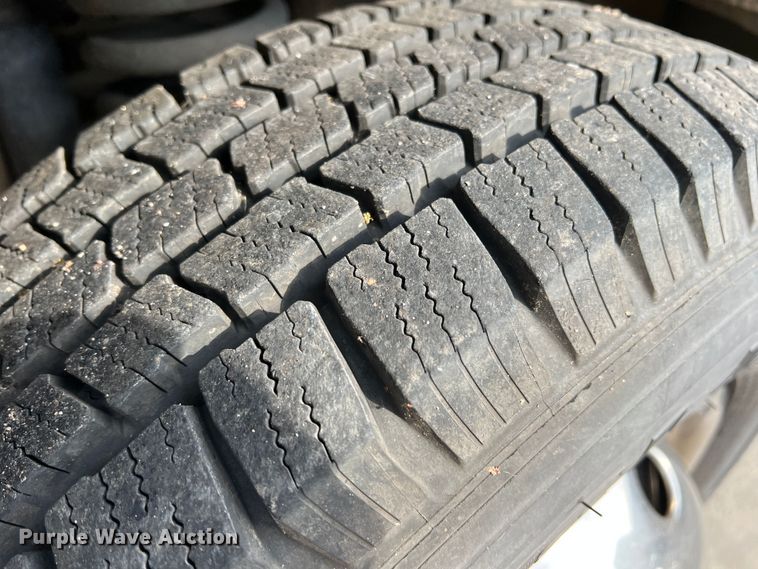 image for item DR1524 1998 Ford E450 Super Duty  ambulance