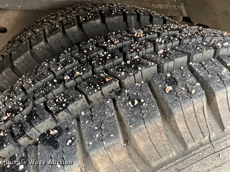 image for item DR1524 1998 Ford E450 Super Duty  ambulance