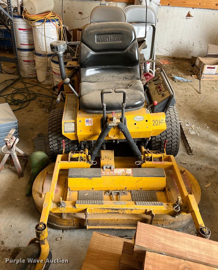 image for item DR1532 Walker MTGHS  ZTR lawn mower