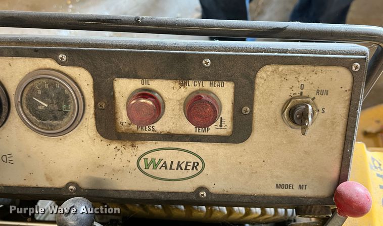 image for item DR1532 Walker MTGHS  ZTR lawn mower