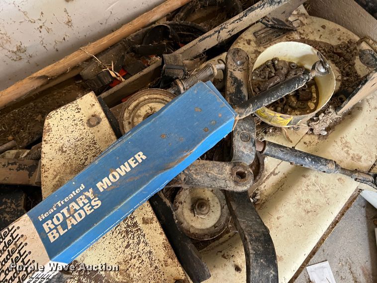 image for item DR1533 Club Cadet  mower deck