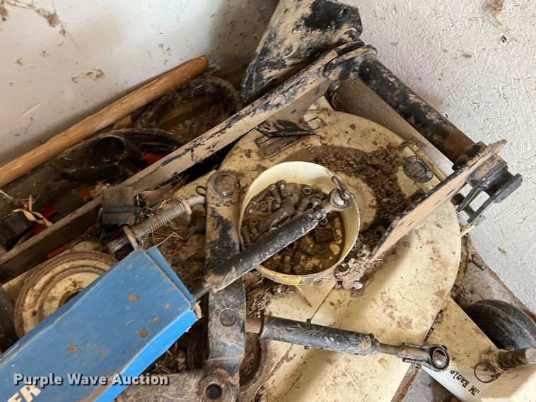 image for item DR1533 Club Cadet  mower deck