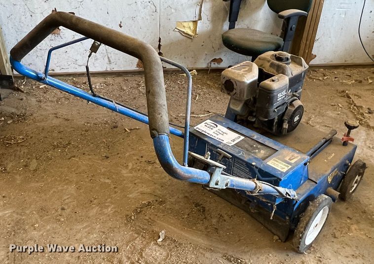 image for item DR1534 Blue Bird P185BDS  seeder