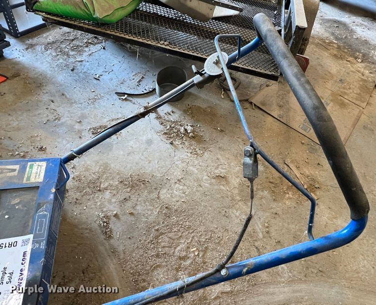 image for item DR1534 Blue Bird P185BDS  seeder