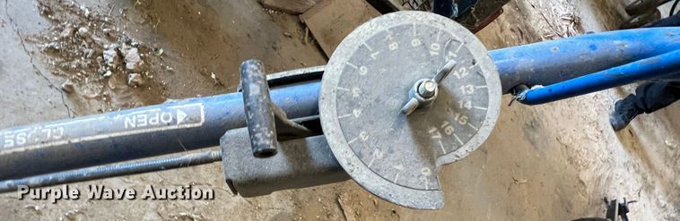 image for item DR1534 Blue Bird P185BDS  seeder