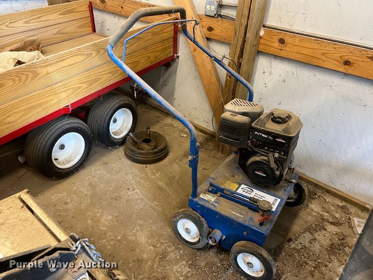 Blue Bird C18 dethatcher in Lakin, KS Item DR1538 sold Purple Wave