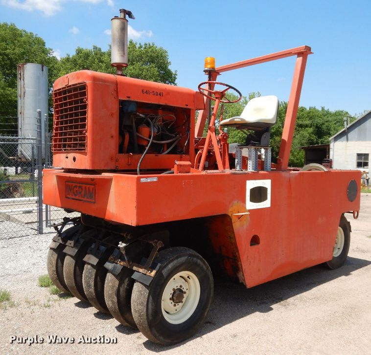 image for item DT9787 1971 Ingram 92800  pneumatic roller