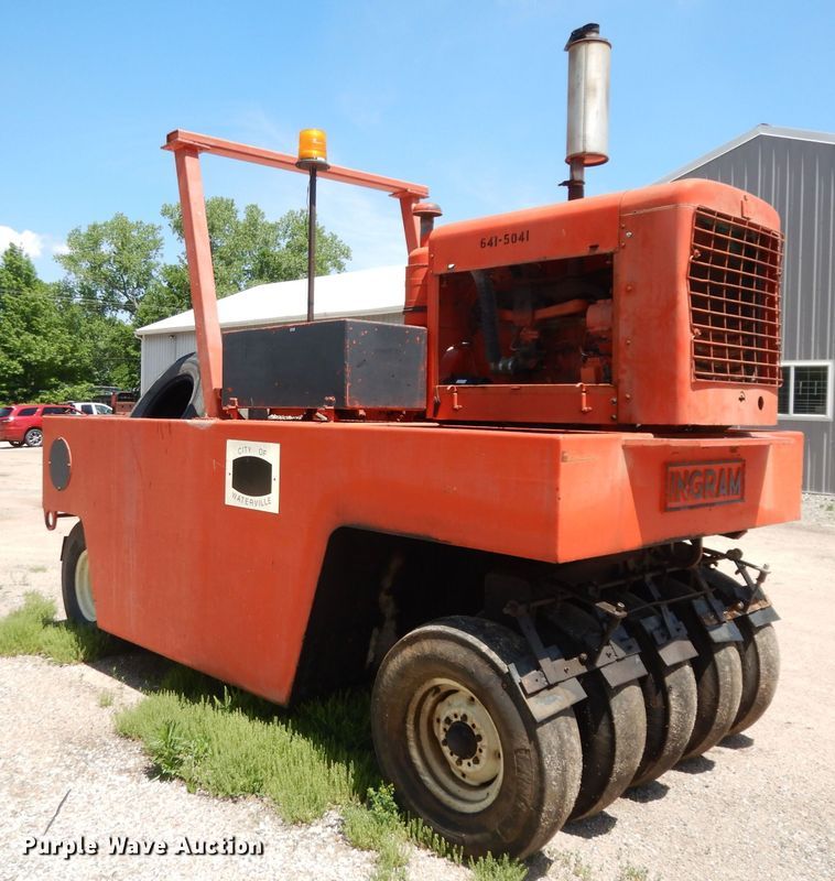 image for item DT9787 1971 Ingram 92800  pneumatic roller