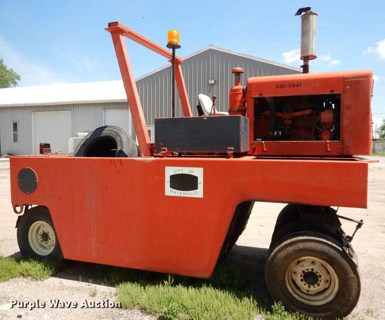 image for item DT9787 1971 Ingram 92800  pneumatic roller