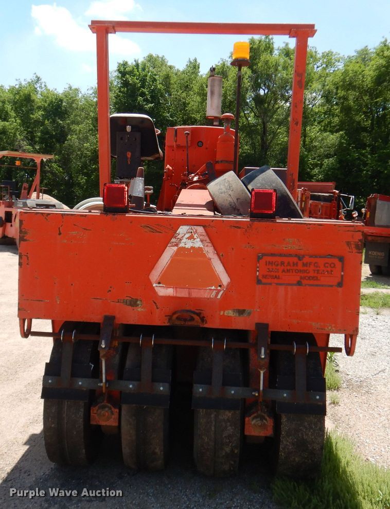 image for item DT9787 1971 Ingram 92800  pneumatic roller