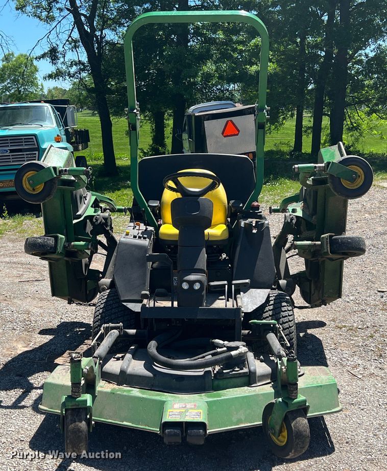 image for item HL9030 John Deere 1600 Turbo Series II  lawn mower