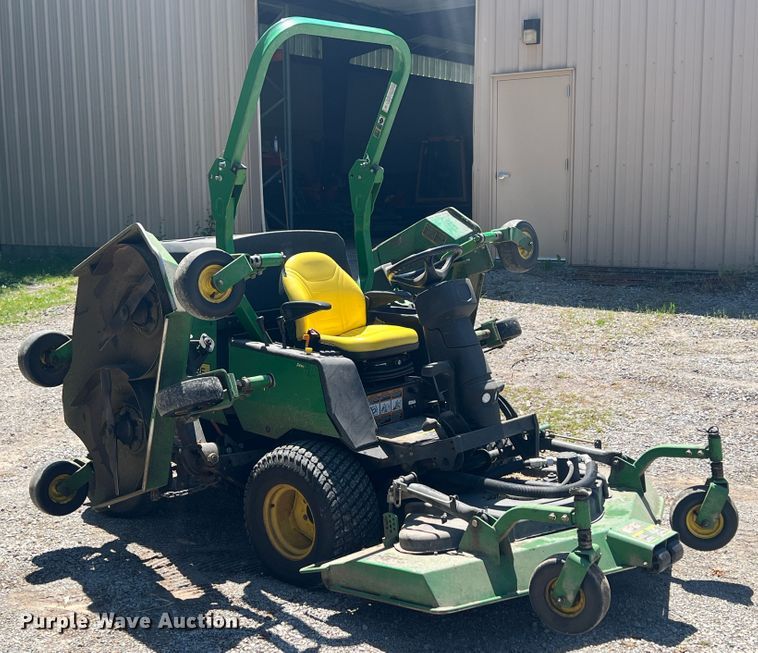 image for item HL9030 John Deere 1600 Turbo Series II  lawn mower