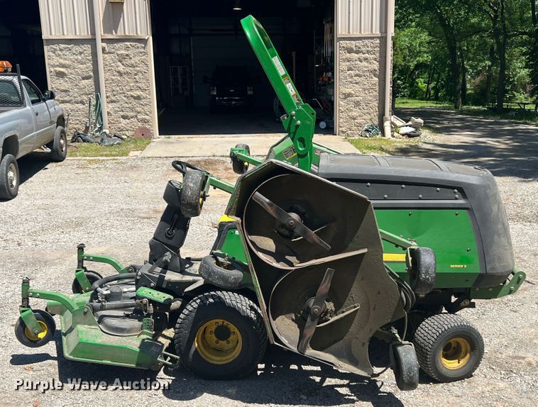 image for item HL9030 John Deere 1600 Turbo Series II  lawn mower