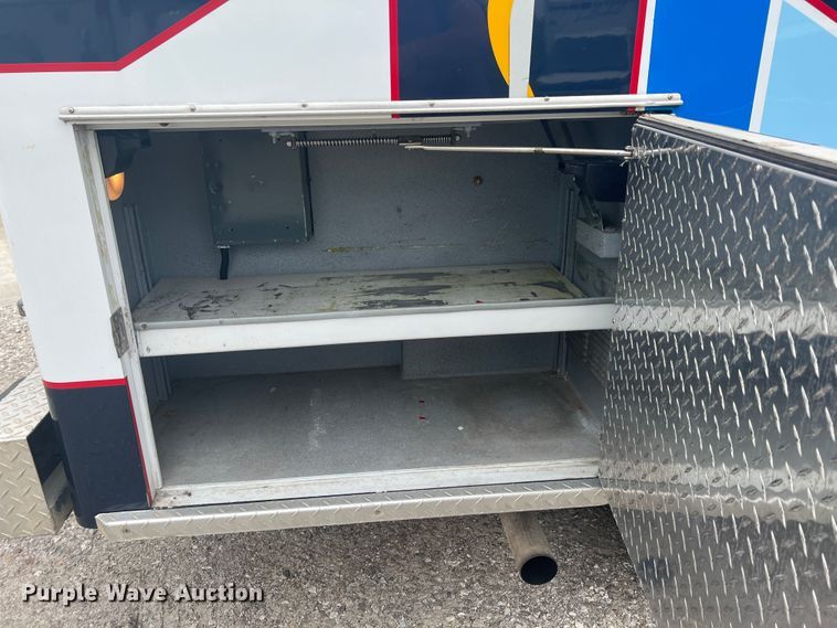 image for item HL9033 2003 Ford E350 Super Duty  ambulance