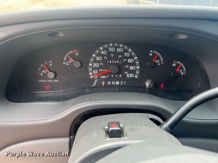 image for item HL9033 2003 Ford E350 Super Duty  ambulance