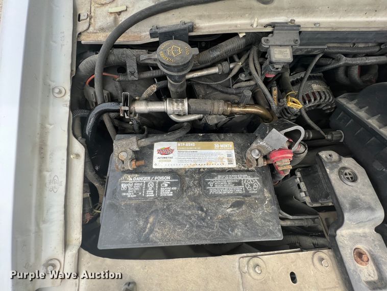 image for item HL9033 2003 Ford E350 Super Duty  ambulance