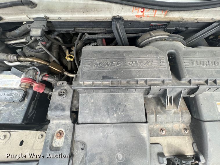 image for item HL9033 2003 Ford E350 Super Duty  ambulance