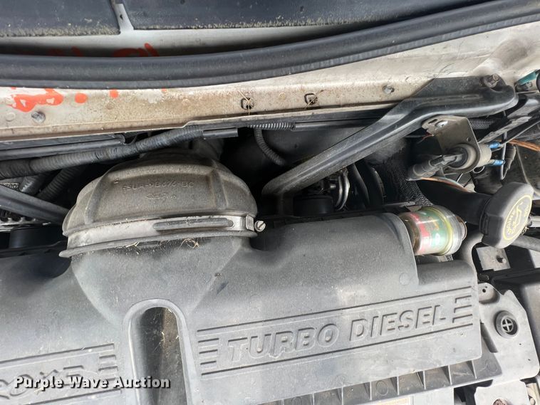 image for item HL9033 2003 Ford E350 Super Duty  ambulance